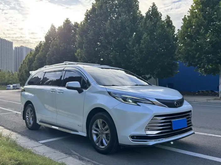 Toyota Sienna 2024 Model Hybrid 2.5L Comfort Edition – фото 3