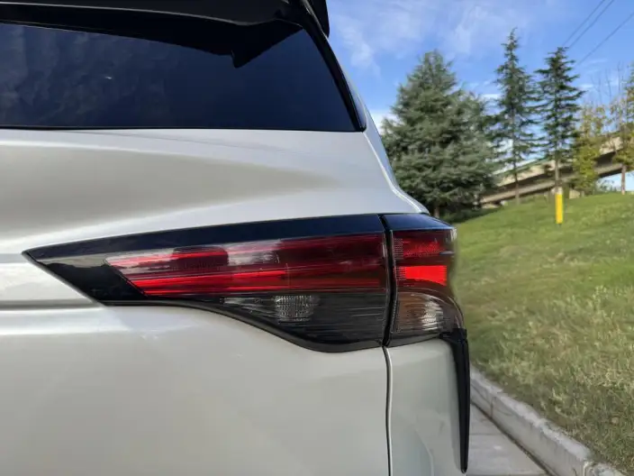 Toyota Sienna 2024 Model Hybrid 2.5L Comfort Edition – фото 9
