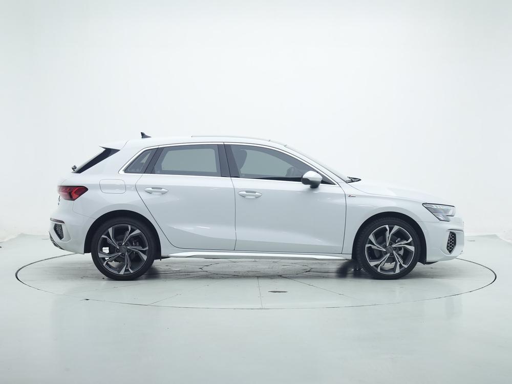 Audi A3 2022 Sportback 35 TFSI Luxury Sport – фото 8