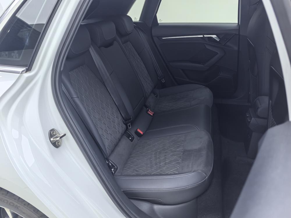 Audi A3 2022 Sportback 35 TFSI Luxury Sport – фото 24