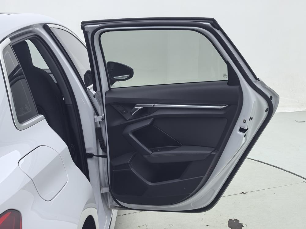 Audi A3 2022 Sportback 35 TFSI Luxury Sport – фото 28