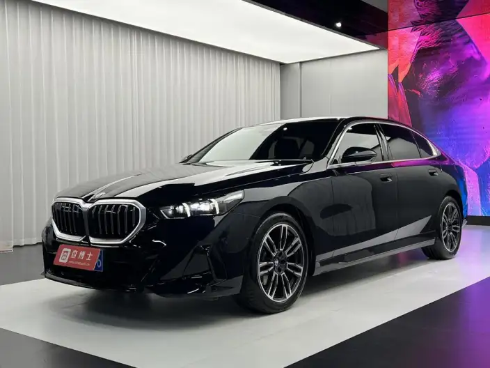 BMW 5 Series 2026 Model 525Li M Sports Set