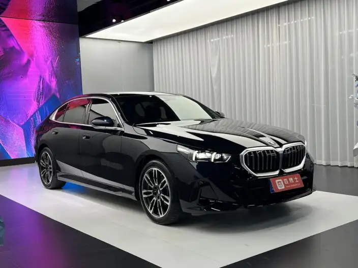 BMW 5 Series 2026 Model 525Li M Sports Set