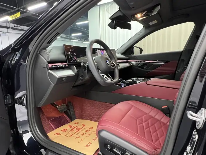 BMW 5 Series 2026 Model 525Li M Sports Set – фото 9