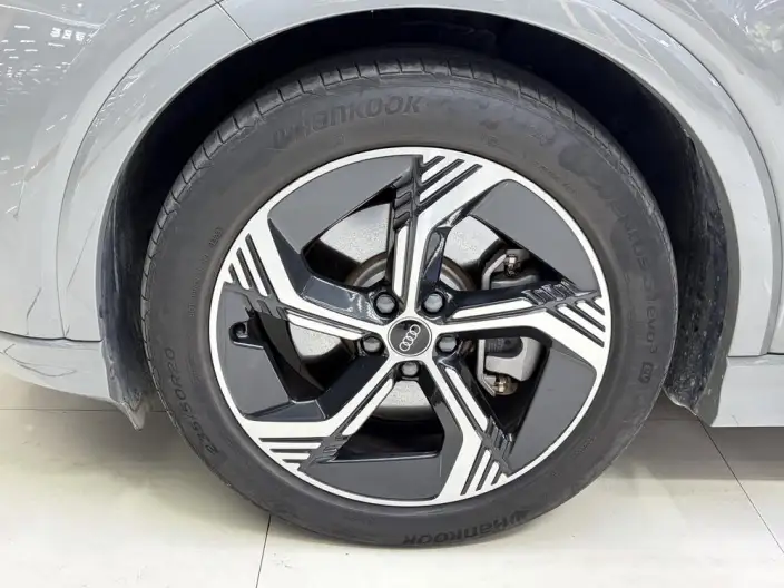 Audi Q4 e-tron 2024 Model 40 e-tron Genesis Edition – фото 9