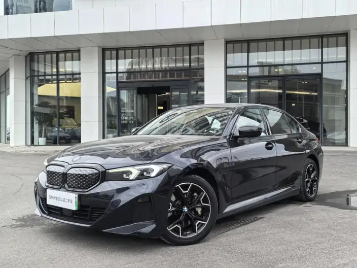 BMW i3 2025 Model eDrive40L Night Set