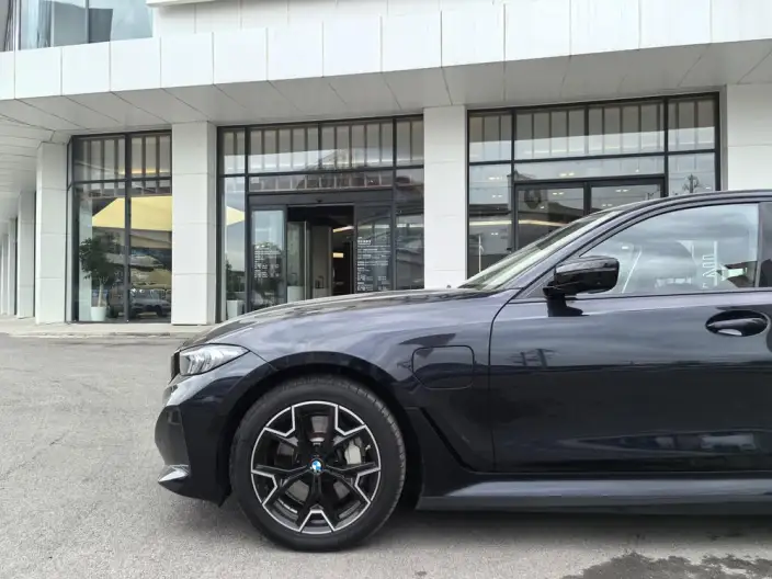 BMW i3 2025 Model eDrive40L Night Set – фото 7
