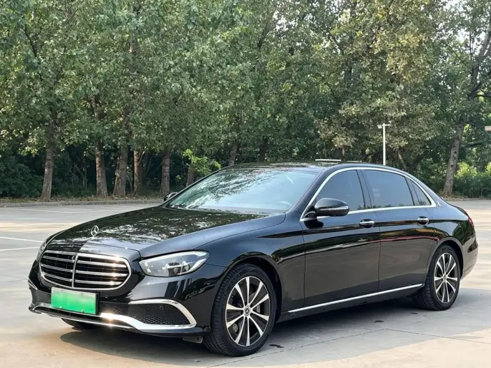 Mercedes-Benz E-Class PHEV 2022 Model Facelift E 350 e L sedan – фото 1