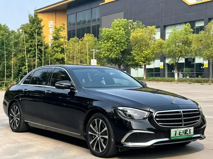 Mercedes-Benz E-Class PHEV 2022 Model Facelift E 350 e L sedan – фото 3