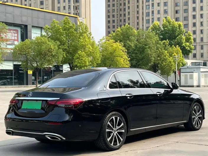 Mercedes-Benz E-Class PHEV 2022 Model Facelift E 350 e L sedan – фото 6