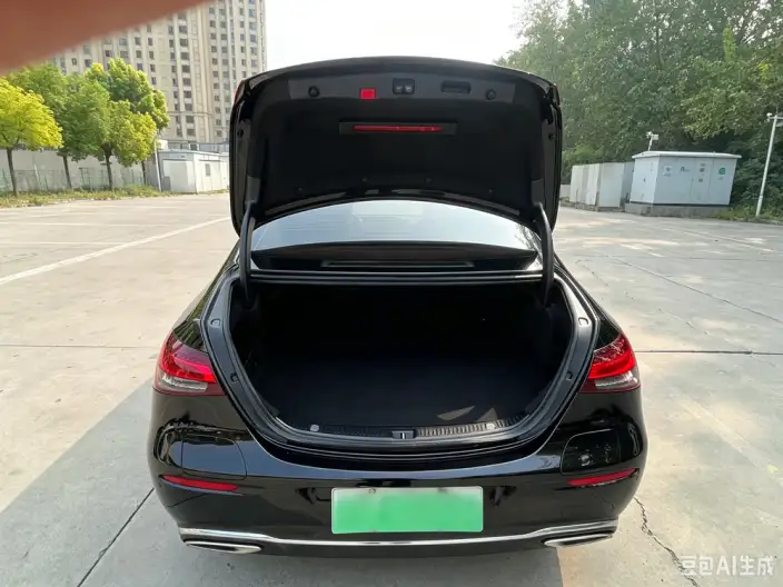 Mercedes-Benz E-Class PHEV 2022 Model Facelift E 350 e L sedan – фото 7