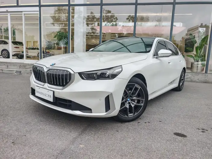 BMW 5 Series 2025 Model 530Li Leading Model Luxury Set