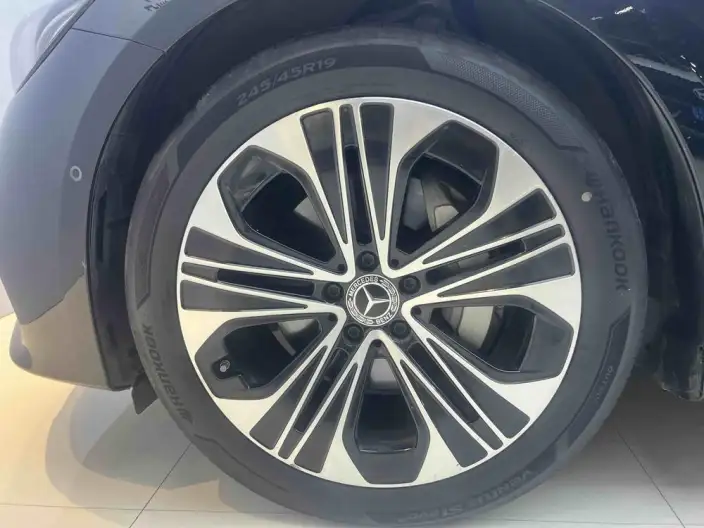 Mercedes-Benz E-Class 2025 Model E 300 L Luxury Model sedan – фото 10