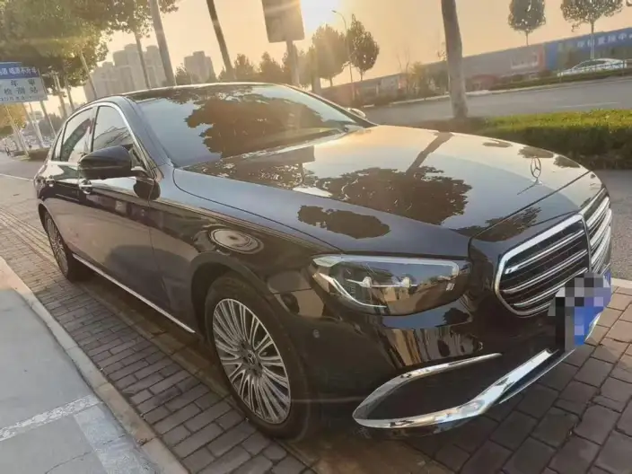 Mercedes-Benz E-Class 2023 Model E 300 L Luxury Model sedan – фото 3