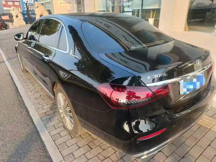 Mercedes-Benz E-Class 2023 Model E 300 L Luxury Model sedan – фото 4