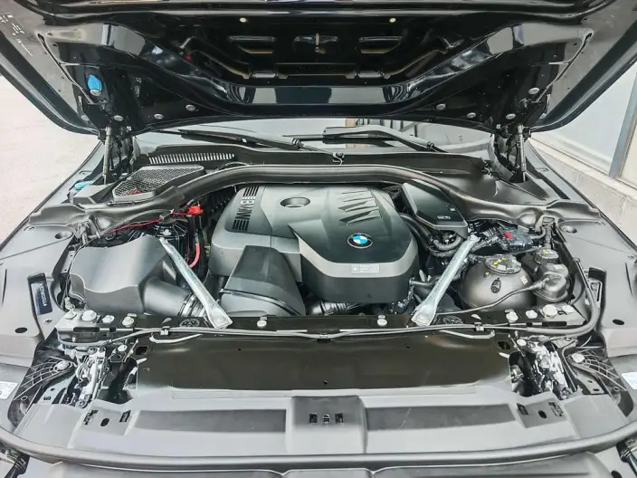 BMW 5 Series 2025 Model 530Li Leading Model M Sports Set – фото 7