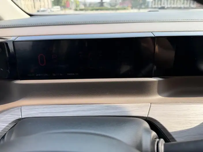 GAC Trumpchi E8 PHEV 2024 Model 2.0ATK 150km MAX Edition – фото 9