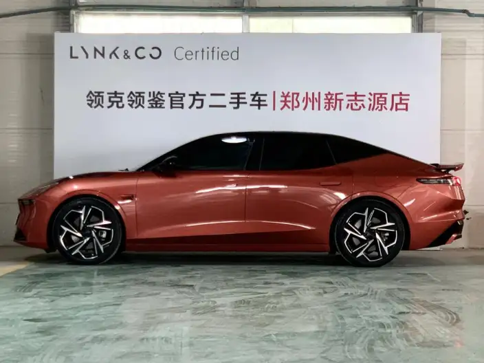 **Lynk & Co Z10** 2024 Model 95kWh 766km Rear Drive Max