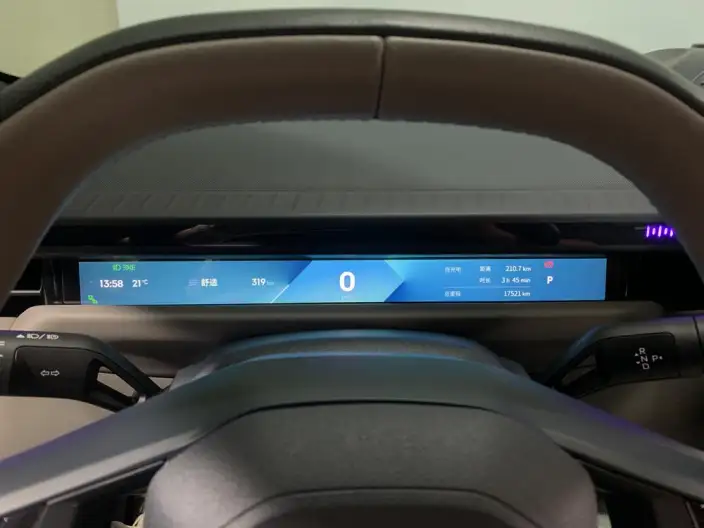 **Lynk & Co Z10** 2024 Model 95kWh 766km Rear Drive Max – фото 7