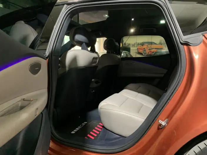 **Lynk & Co Z10** 2024 Model 95kWh 766km Rear Drive Max – фото 9