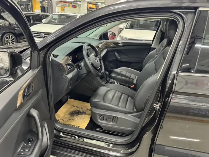 Volkswagen Tharu 2022 Model 280TSI 2WD Deluxe Edition – фото 9