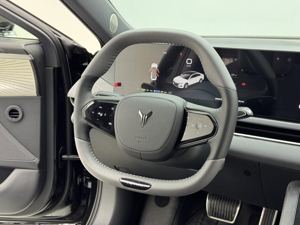 VOYAH Pursuit PHEV 2024 модификация Ultra-long Endurance 4WD Ultimate Edition – фото 16
