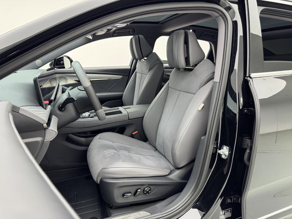 VOYAH Pursuit PHEV 2024 модификация Ultra-long Endurance 4WD Ultimate Edition – фото 20