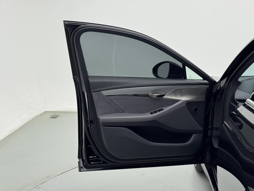 VOYAH Pursuit PHEV 2024 модификация Ultra-long Endurance 4WD Ultimate Edition – фото 25