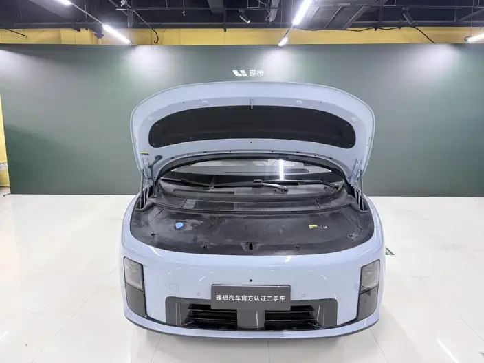 Li Auto i8 2025 Model Standard Edition – фото 5