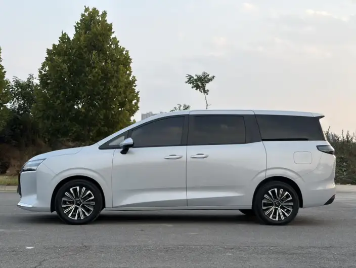 Xingguang 730 PHEV 2025 Model 125km Luxury Model