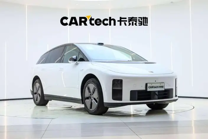 Li Auto i6 2025 Model 2WD Standard Edition