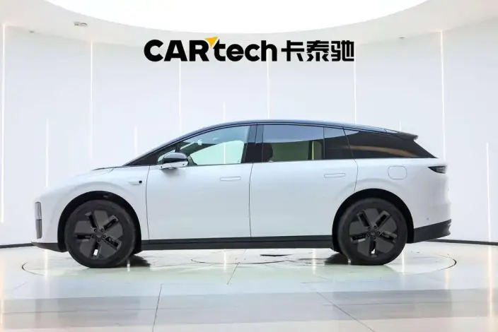 Li Auto i6 2025 Model 2WD Standard Edition