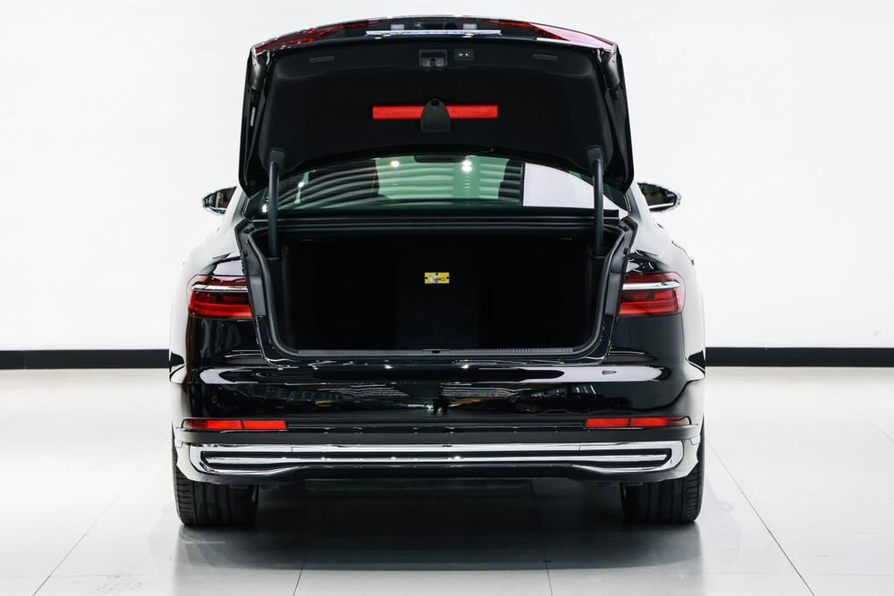 Audi A8 2022 A8L Horch Founders Edition LeGenerationdary – фото 6