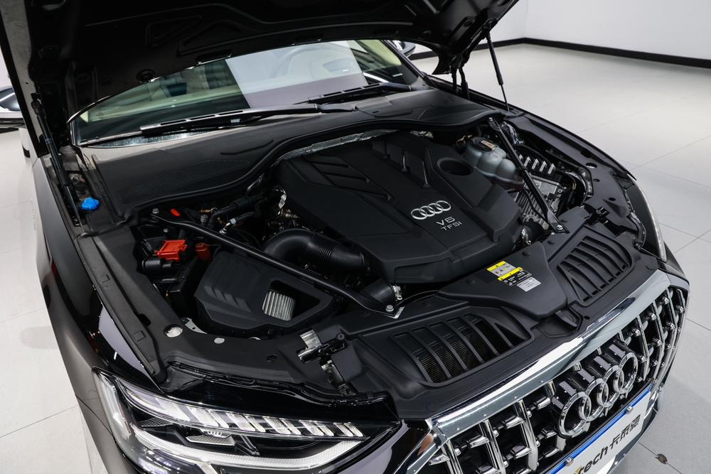 Audi A8 2022 A8L Horch Founders Edition LeGenerationdary – фото 8