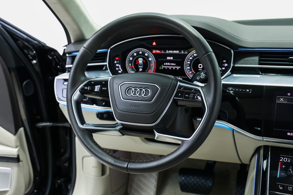 Audi A8 2022 A8L Horch Founders Edition LeGenerationdary – фото 19
