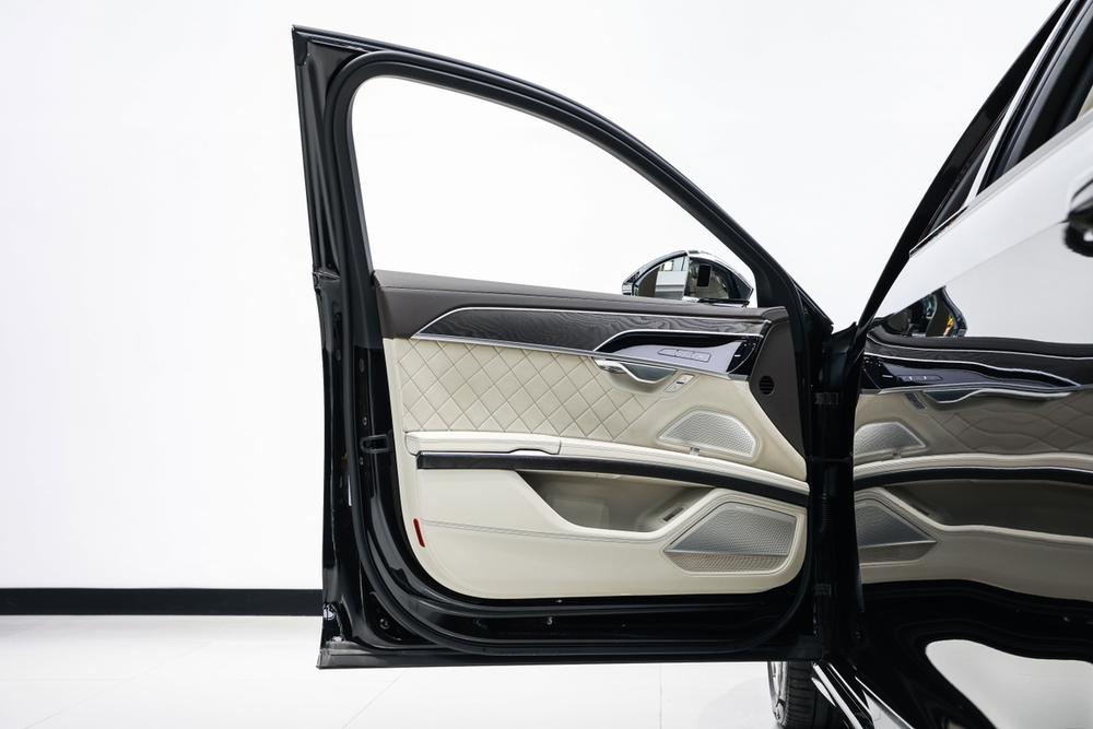 Audi A8 2022 A8L Horch Founders Edition LeGenerationdary – фото 24