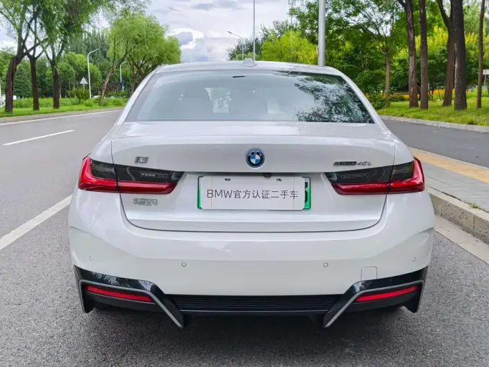 BMW i3 2026 Model eDrive40L Night Set