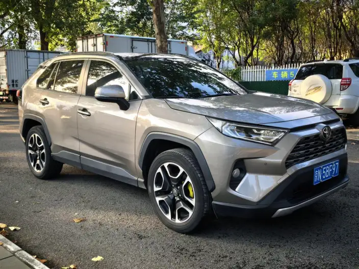 Toyota RAV4 2022 Model 2.0L CVT 2WD Premium Edition – фото 3