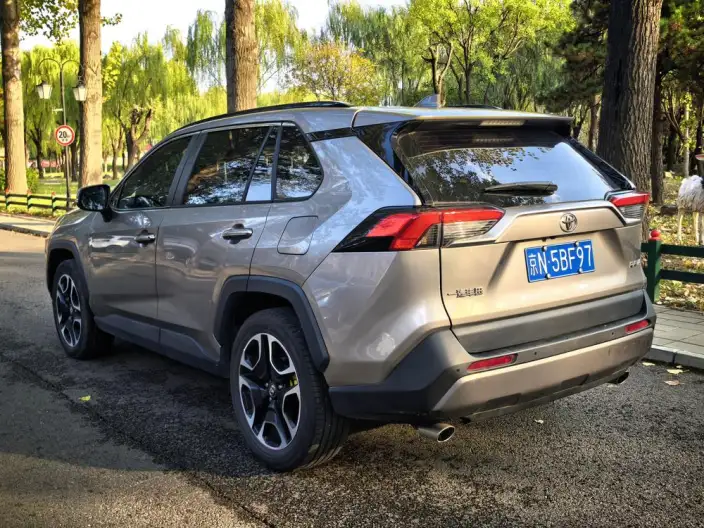 Toyota RAV4 2022 Model 2.0L CVT 2WD Premium Edition – фото 4