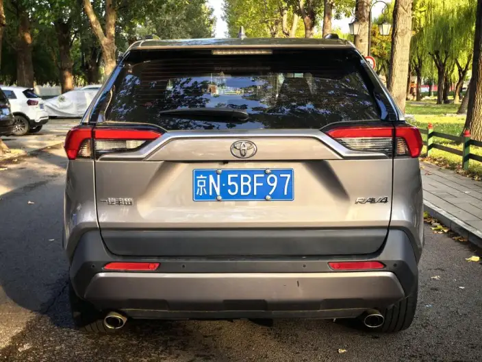 Toyota RAV4 2022 Model 2.0L CVT 2WD Premium Edition – фото 5