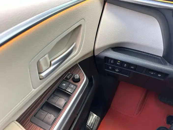 Toyota Sienna 2023 Model Hybrid 2.5L Deluxe Edition – фото 9