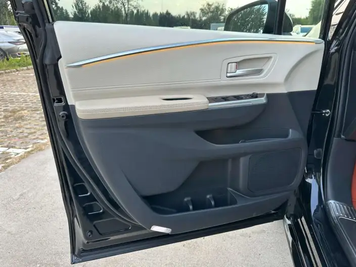 Toyota Sienna 2023 Model Hybrid 2.5L Deluxe Edition – фото 10