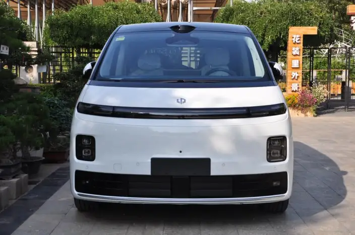 Leapmotor D99 2026 Model EV 700 Exclusive Edition