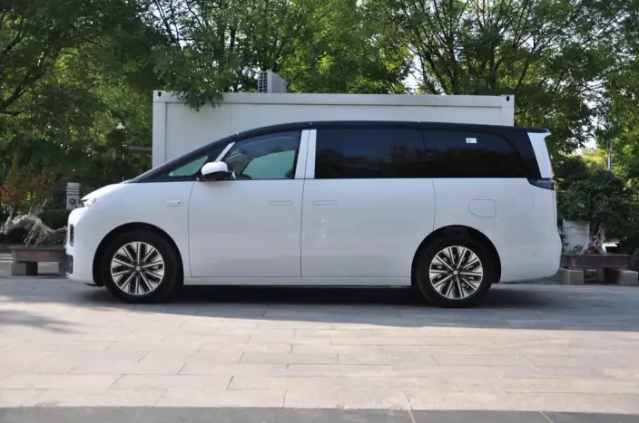 Leapmotor D99 2026 Model EV 700 Exclusive Edition
