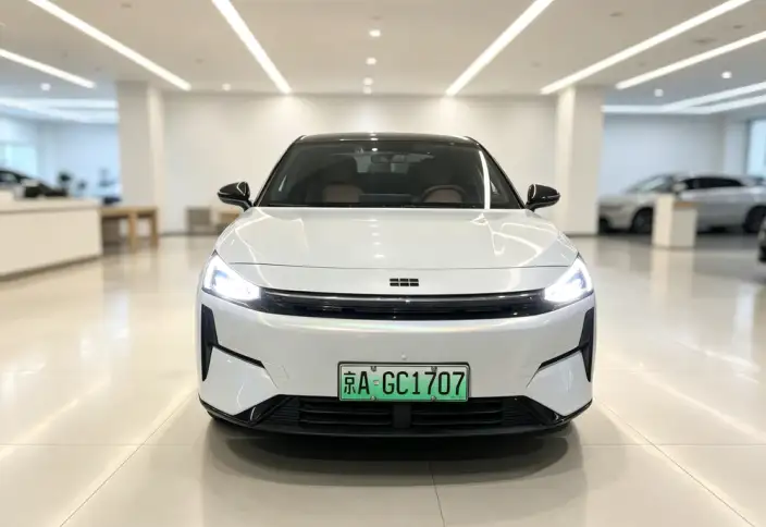Geely Galaxy L6 2025 Model 1.5 EM-i DHT 60KM Voyage Edition