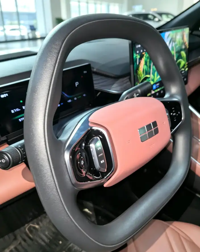 Geely Galaxy L6 2025 Model 1.5 EM-i DHT 60KM Voyage Edition
