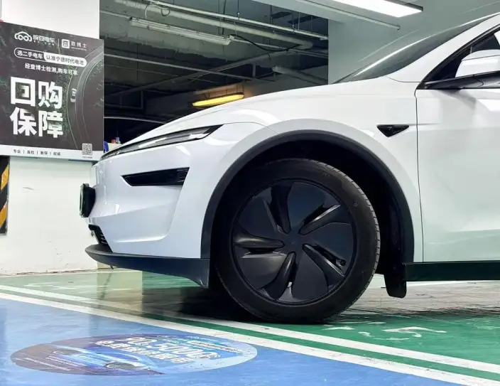 Model Y 2025 Model Long Battery Life Pro All-wheel drive version