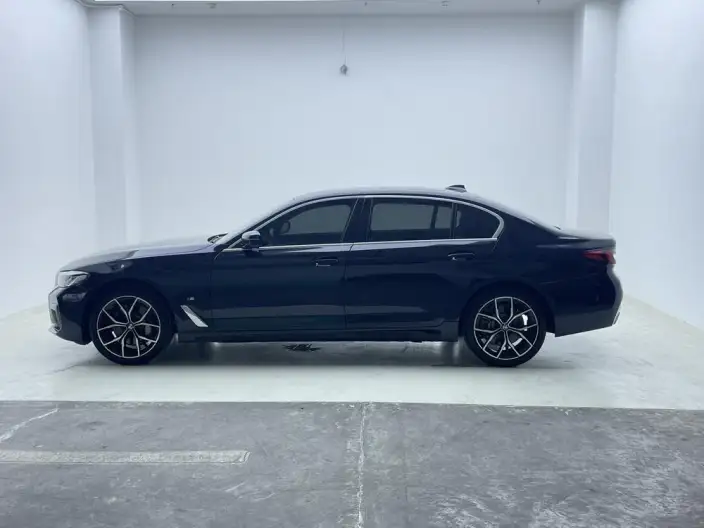 BMW 5 Series 2022 Model Facelift II 530Li Exclusive Model M Sports Set