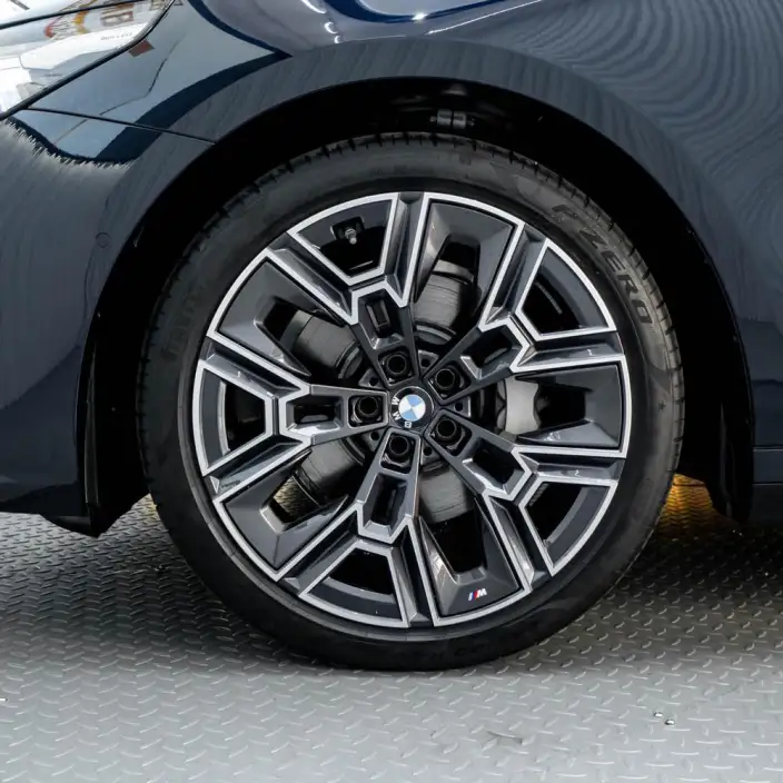 BMW 5 Series 2025 Model 530Li Exclusive Model M Sports Set – фото 8