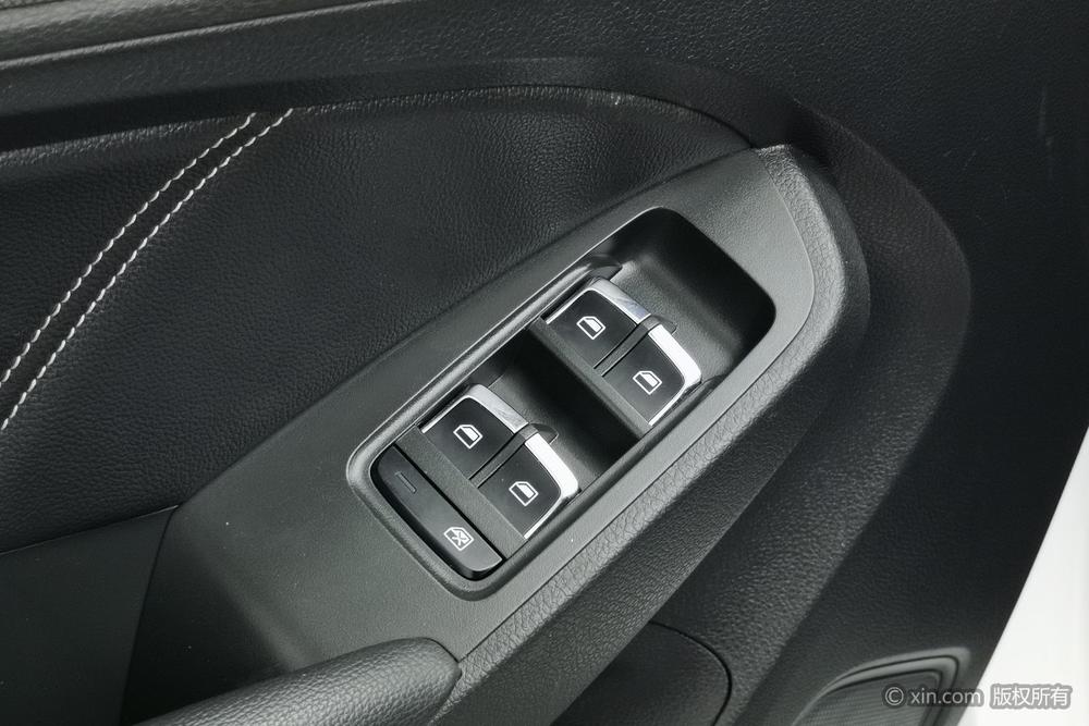 Roewe RX5 2016 30T 2WD Automatic Internet Smart Enjoy – фото 23